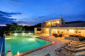 Villa Liontzos by Villa Plus